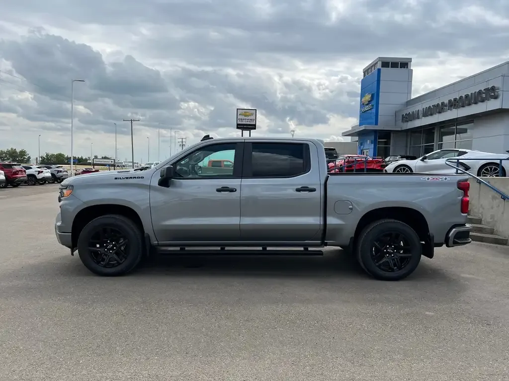 Chevrolet Silverado 1500 2026 photo 2