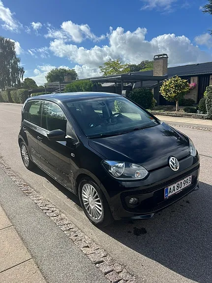 Volkswagen Up 2013 photo 2