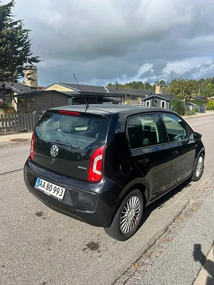 Volkswagen Up 2013 photo 3