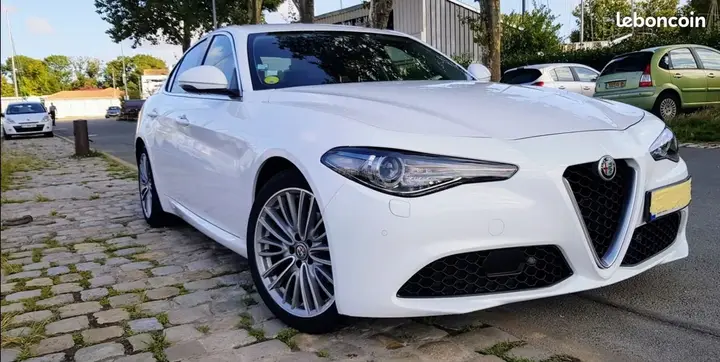 Alfa Romeo Giulia 2018 photo 3