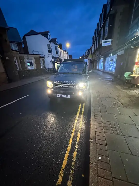 Land Rover Discovery 4 2010 photo 4