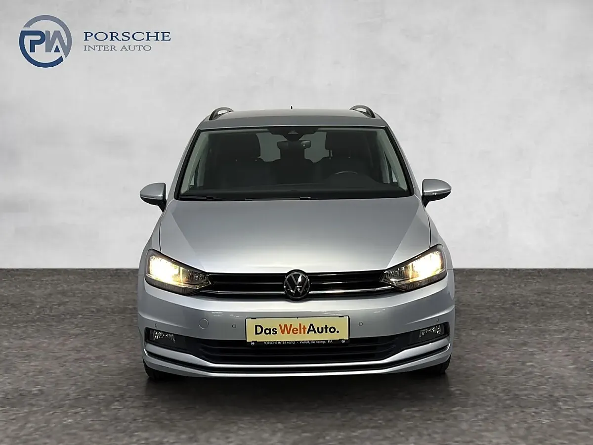 Volkswagen Touran 2023 photo 2