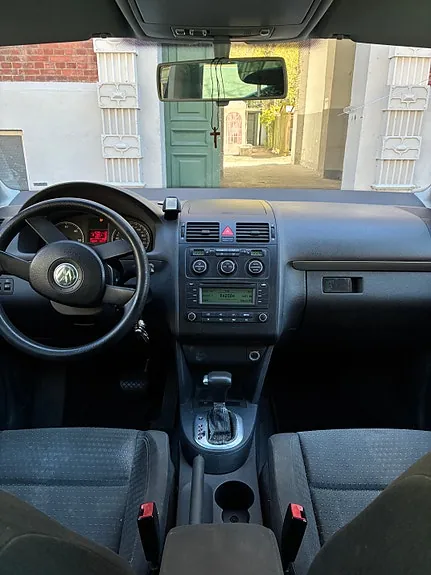 Volkswagen Touran 2003 photo 2