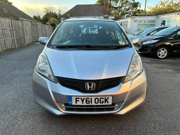 Honda Jazz 2011 photo 2