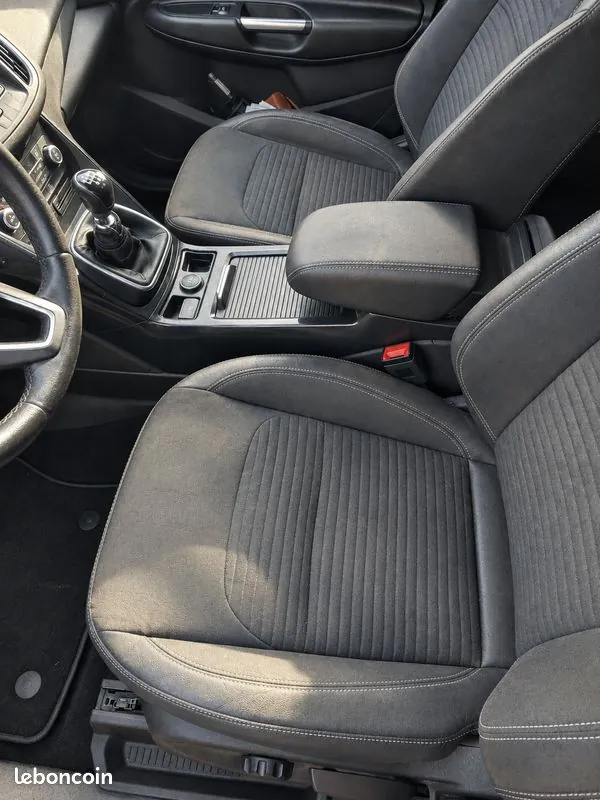 Ford Kuga 2016 photo 3