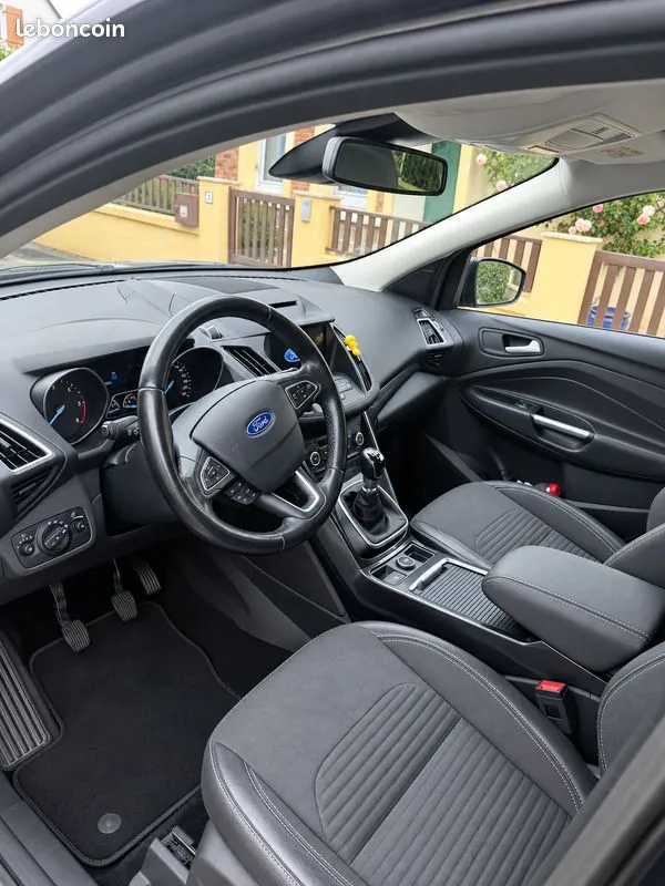 Ford Kuga 2016 photo 2