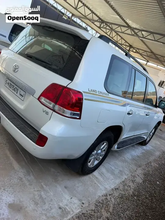 Toyota Hilux 2010 photo 5