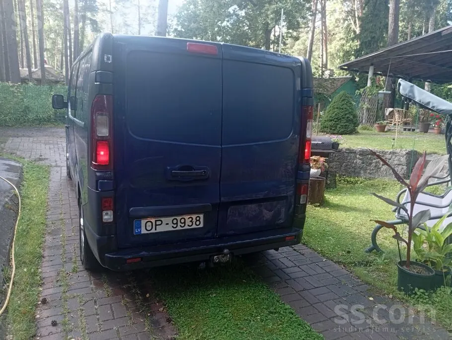Renault Trafic 2014 photo 2