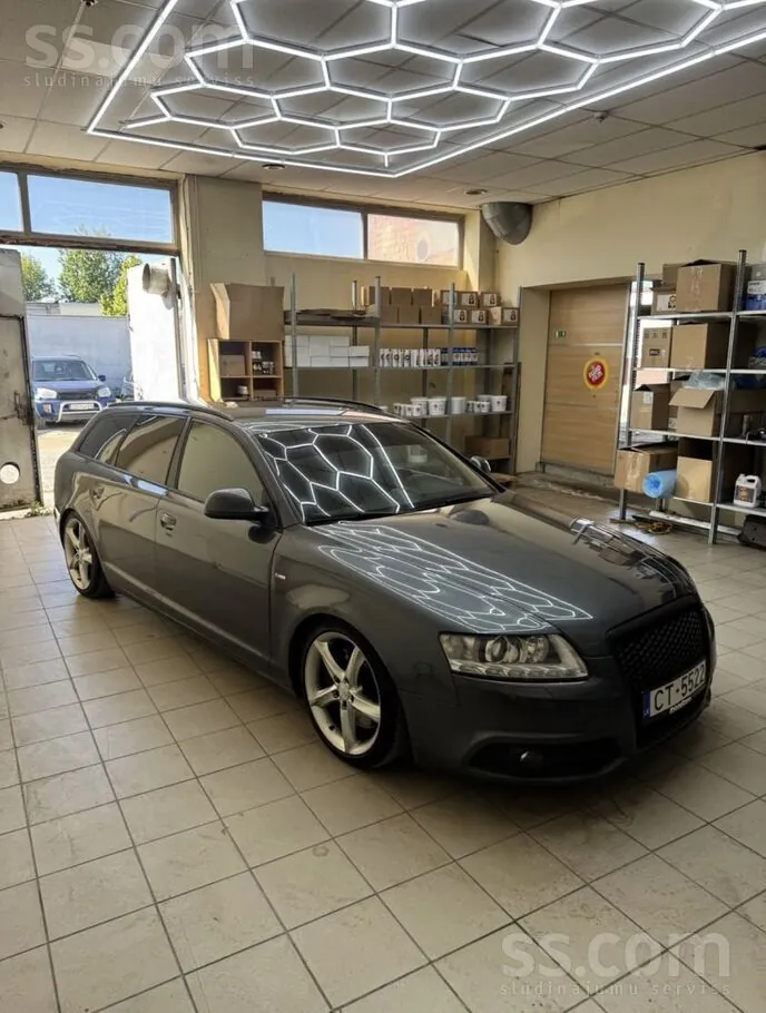 Audi A6 2011 photo 2