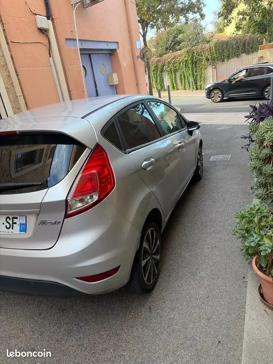 Ford Fiesta 2014 photo 2