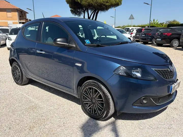 Lancia Ypsilon 2022 photo 2