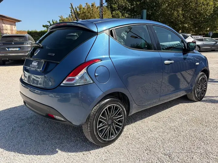 Lancia Ypsilon 2022 photo 4