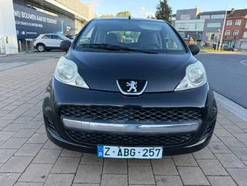 Peugeot 107 2010 photo 2