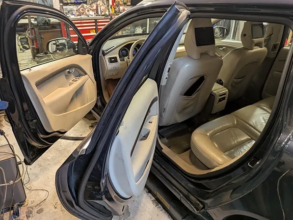 Volvo V70 2010 photo 4