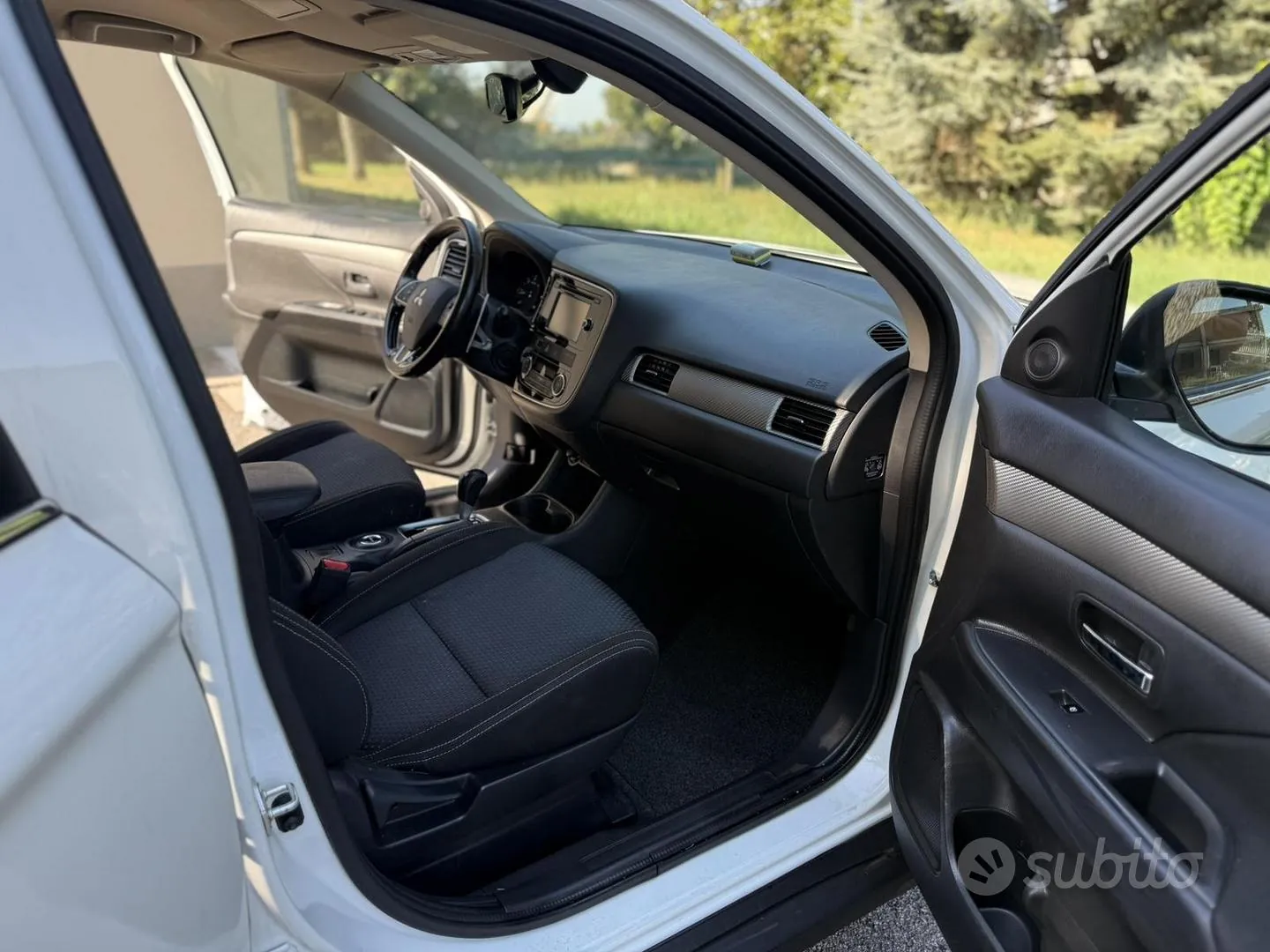 Mitsubishi Outlander 2017 photo 4
