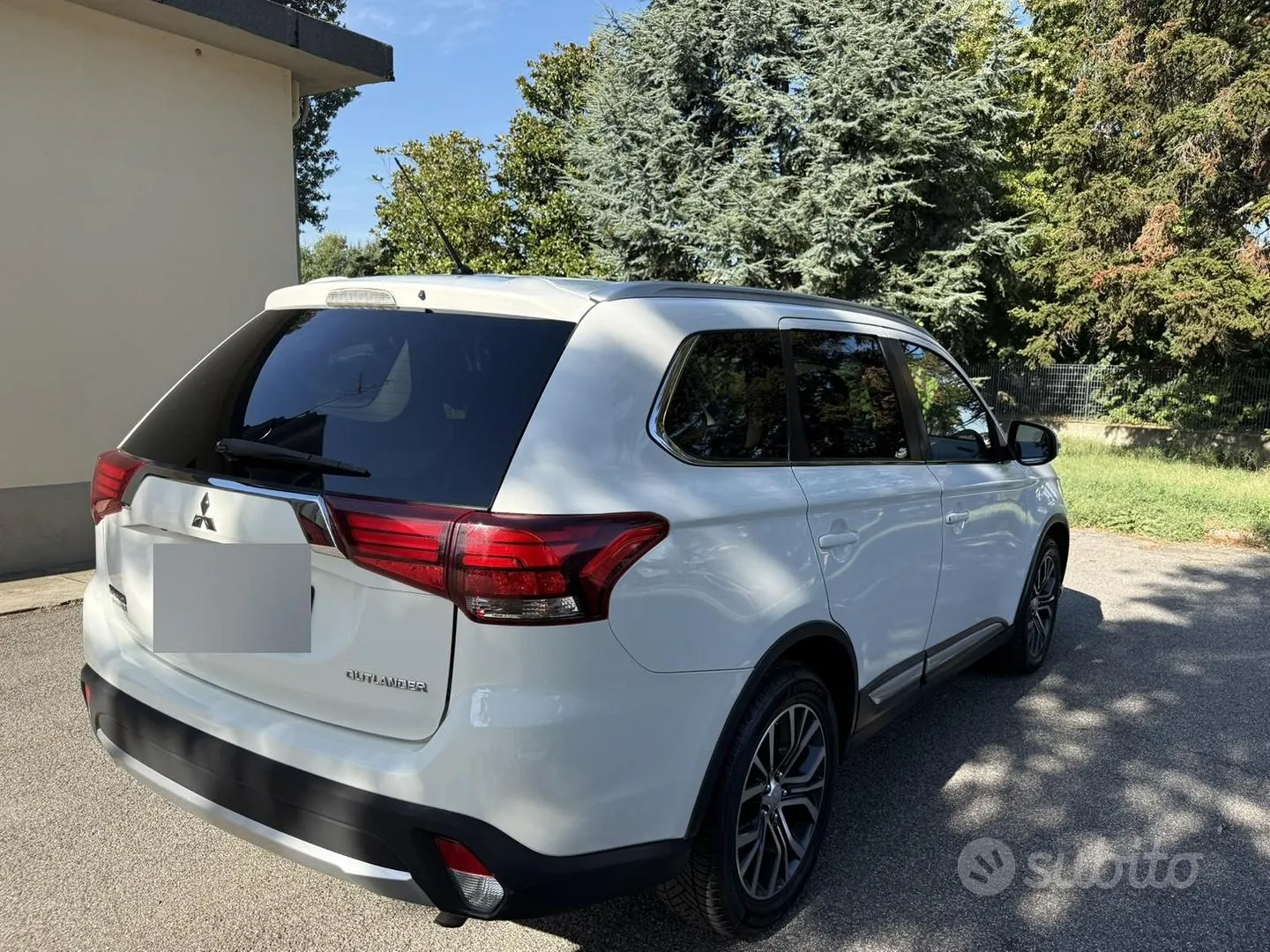 Mitsubishi Outlander 2017 photo 3