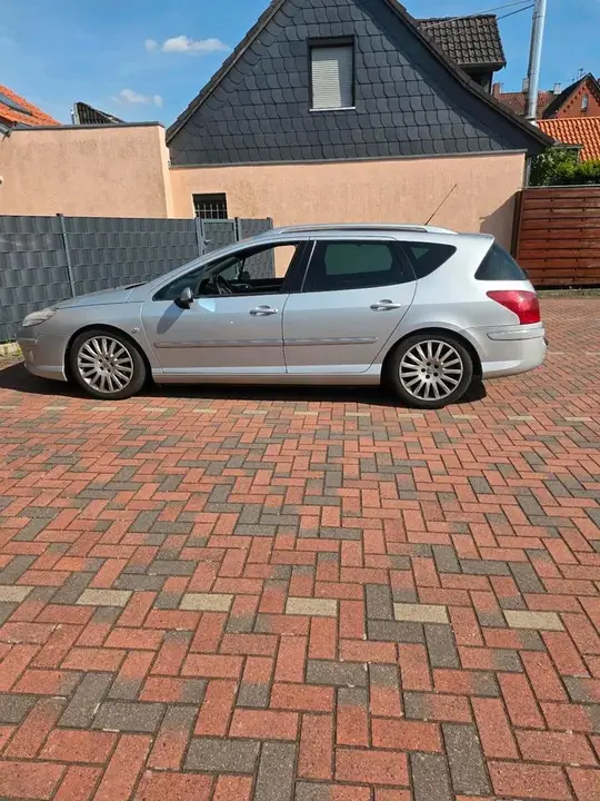 Peugeot 407