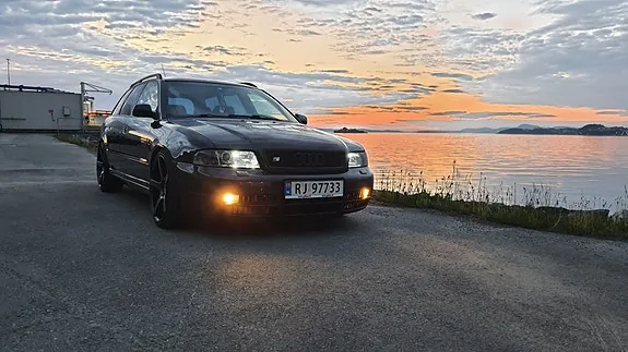 Audi S4 1998 photo 2