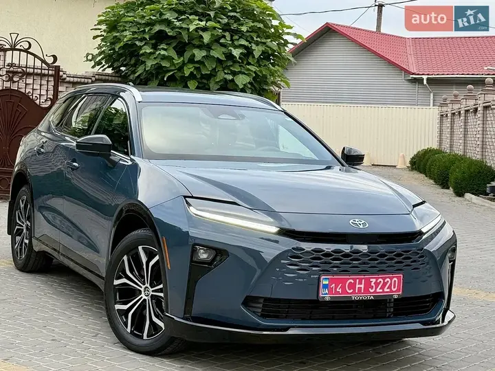 Toyota Crown 2024 photo 4
