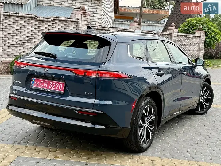 Toyota Crown 2024 photo 5