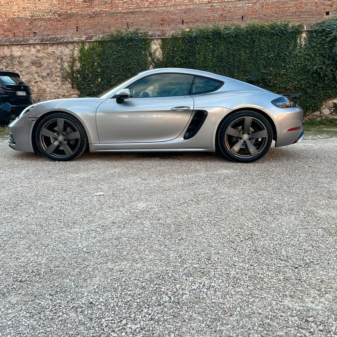 Porsche 718