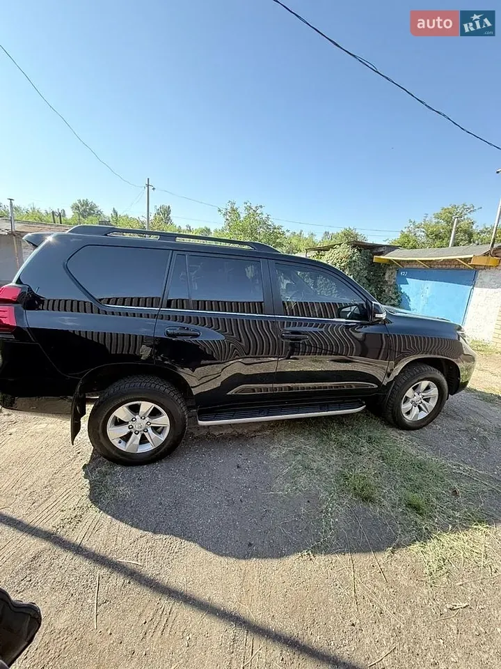 Toyota Land Cruiser Prado 2020 photo 3