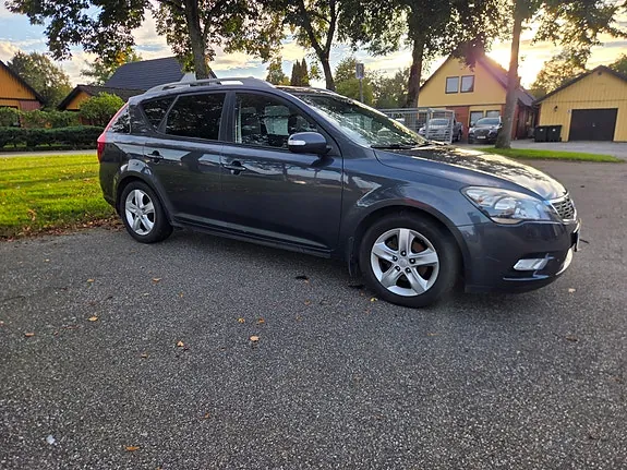 Kia Ceed 2011 photo 2