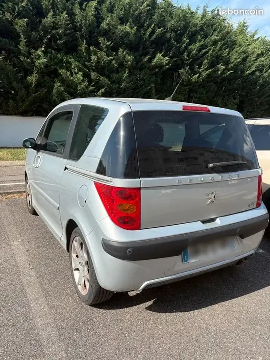 Peugeot 1007 2008 photo 2