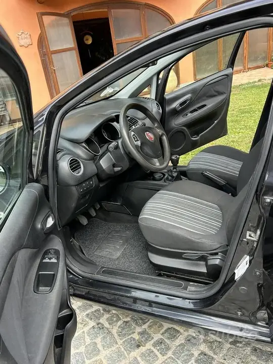 Fiat Punto Evo 2012 photo 4