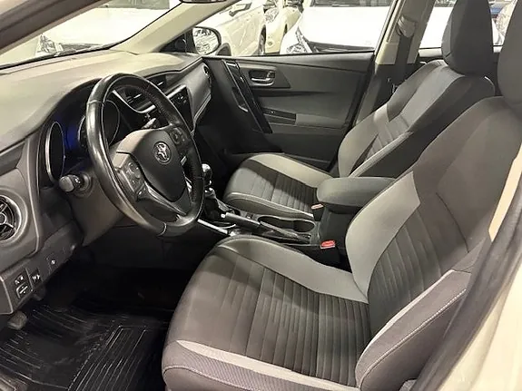 Toyota Auris 2017 photo 4