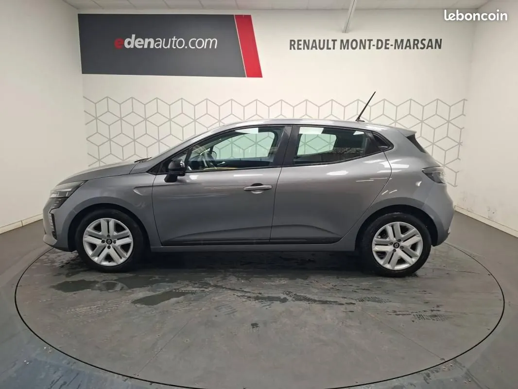 Renault Clio 2024 photo 2