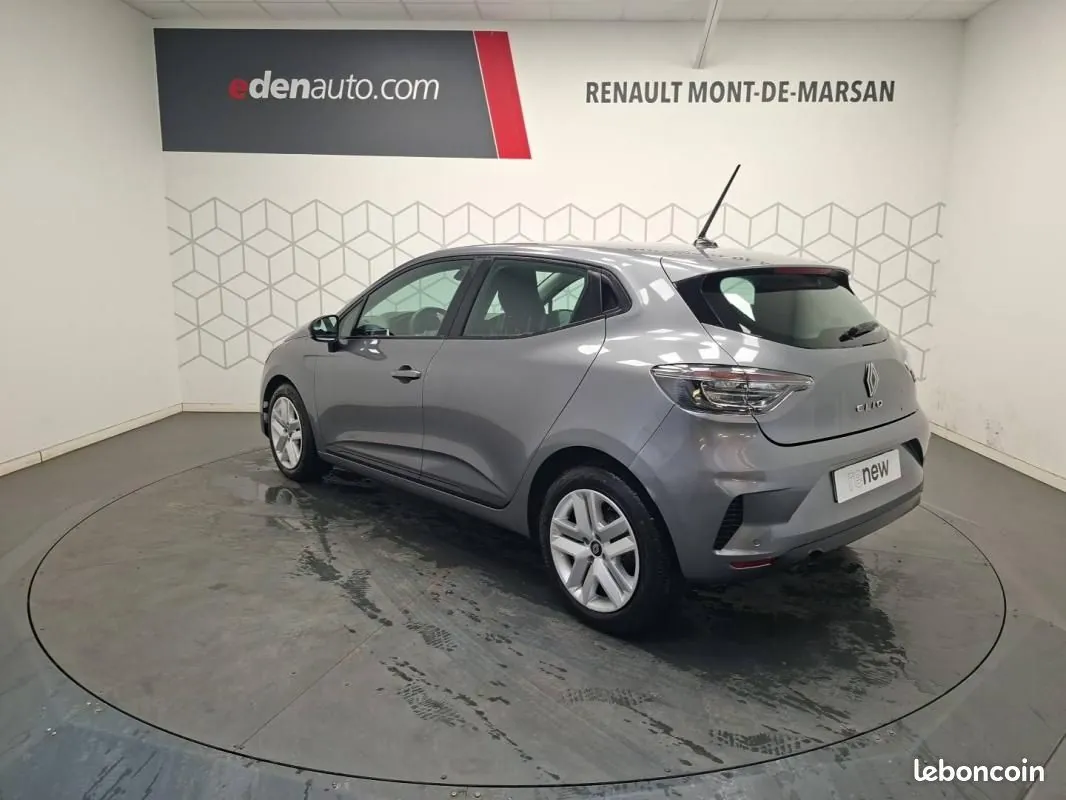 Renault Clio 2024 photo 3