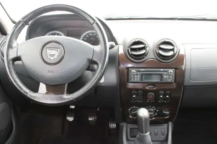 Dacia Duster 2012 photo 3