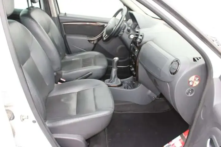 Dacia Duster 2012 photo 2