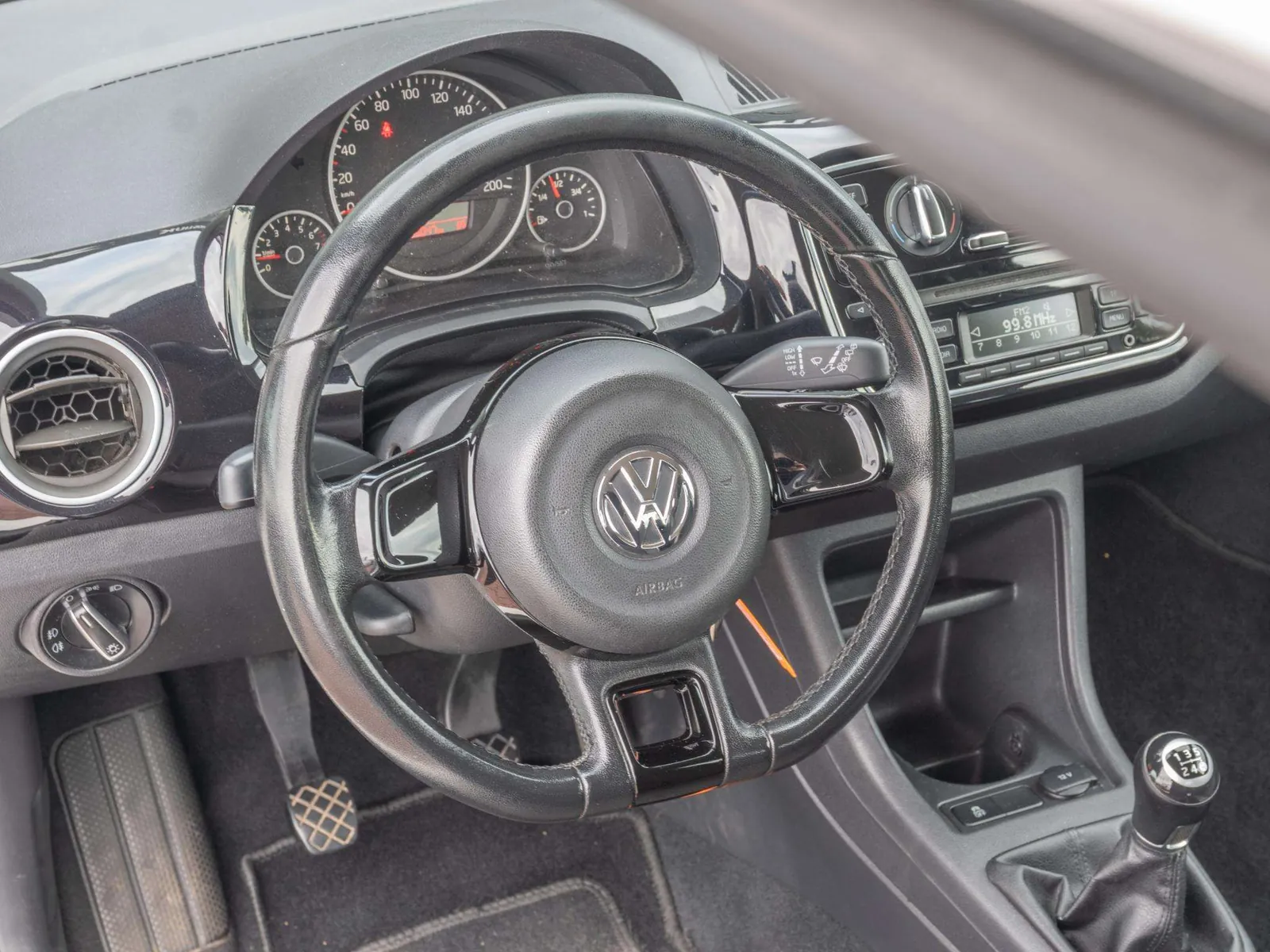 Volkswagen Up 2012 photo 5