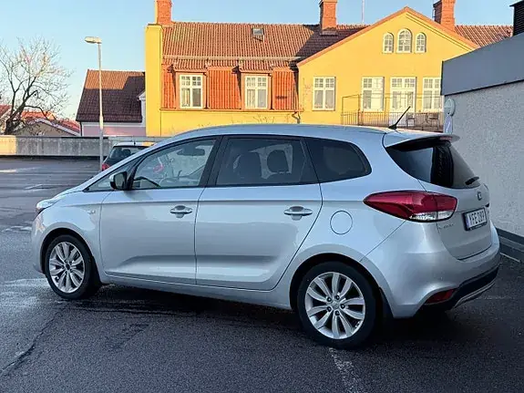 Kia Carens 2016 photo 2