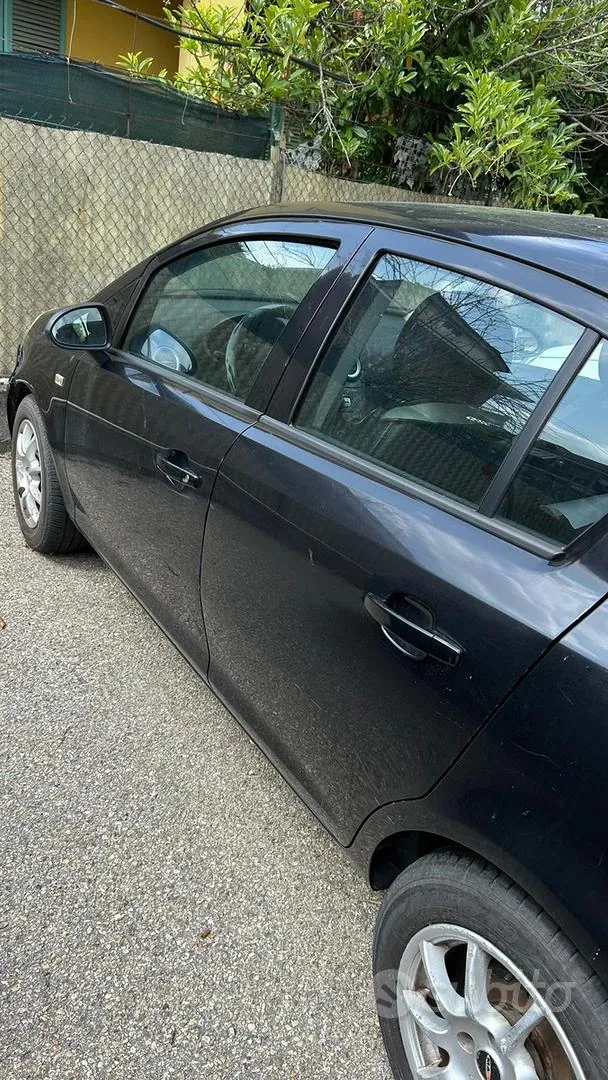 Opel Corsa 2010 photo 3
