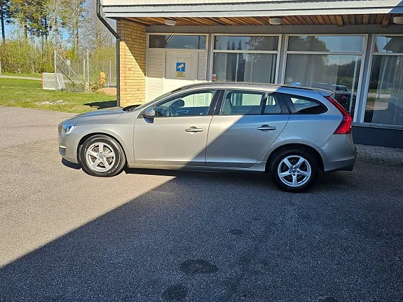 Volvo V60 2015 photo 4