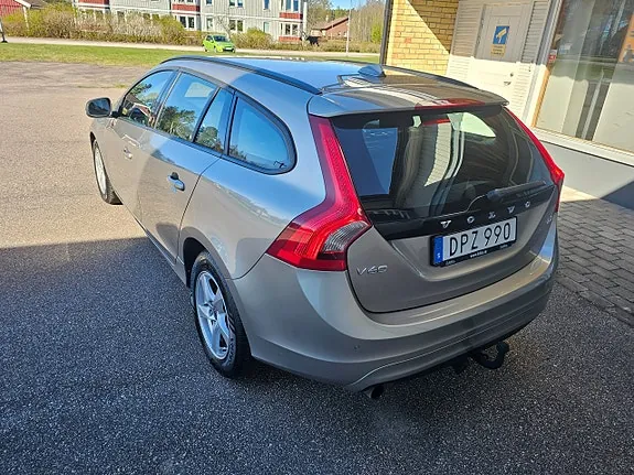 Volvo V60 2015 photo 5