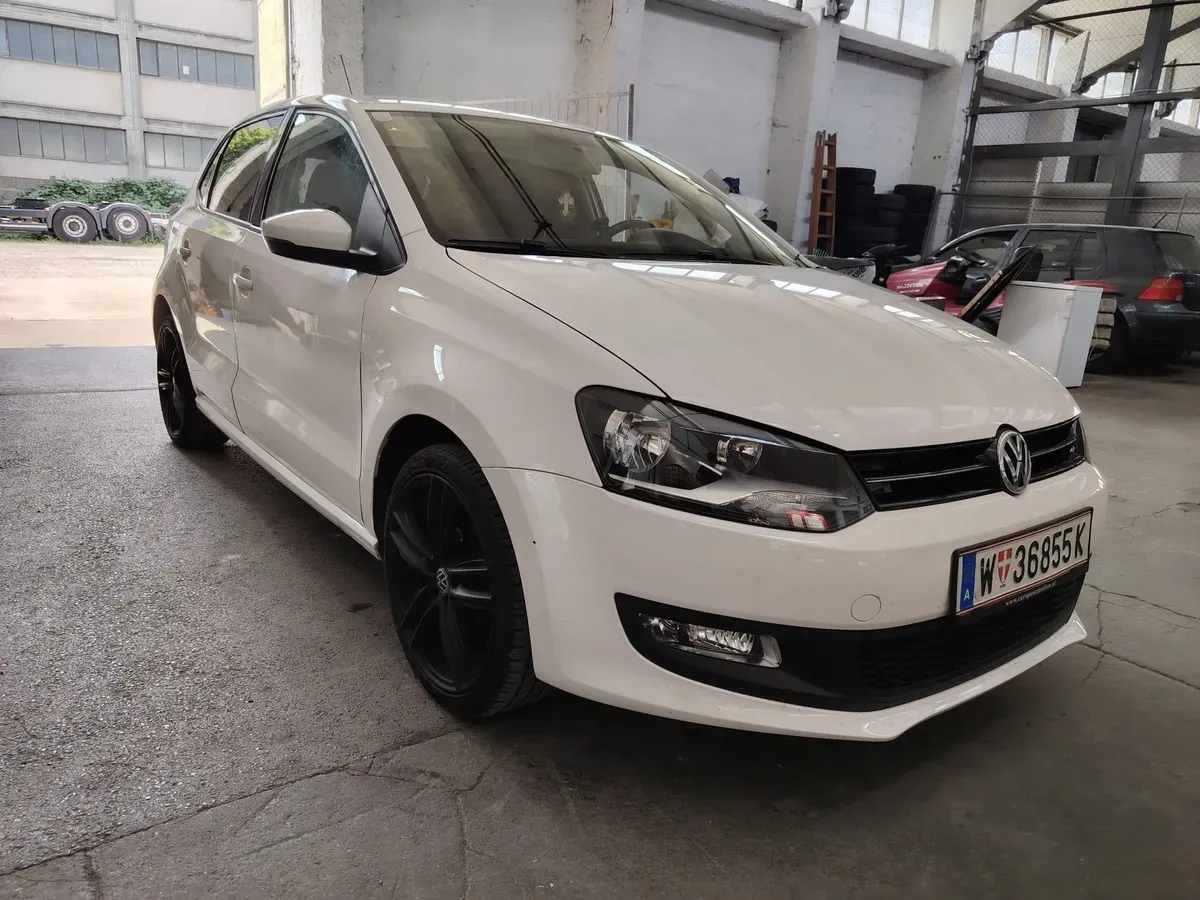 Volkswagen Polo 2012 photo 2