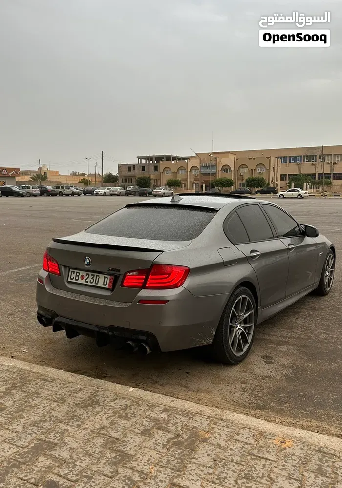 BMW 5 Series 2012 photo 2