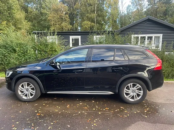 Volvo V60 Cross Country 2018 photo 4