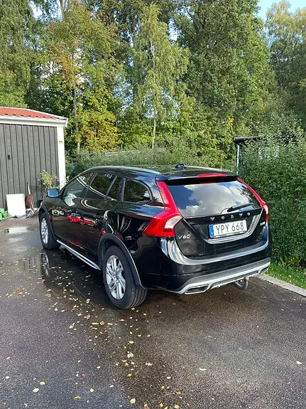 Volvo V60 Cross Country 2018 photo 2
