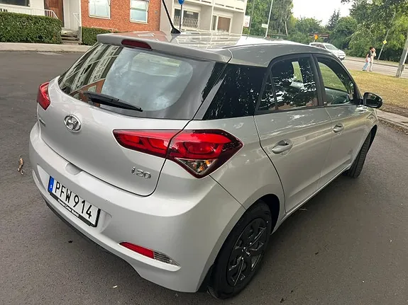 Hyundai I20 2017 photo 2