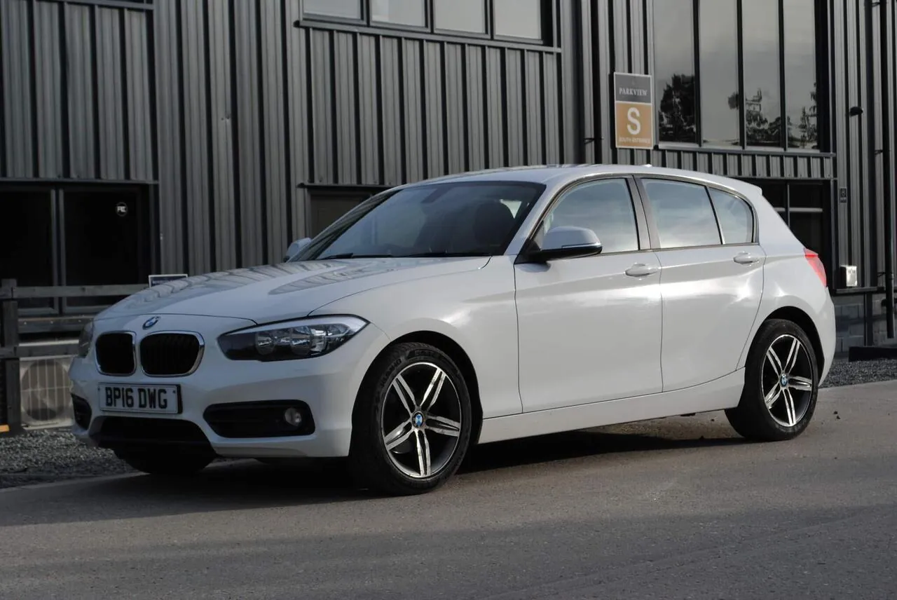 BMW 1 Series 2016 photo 2