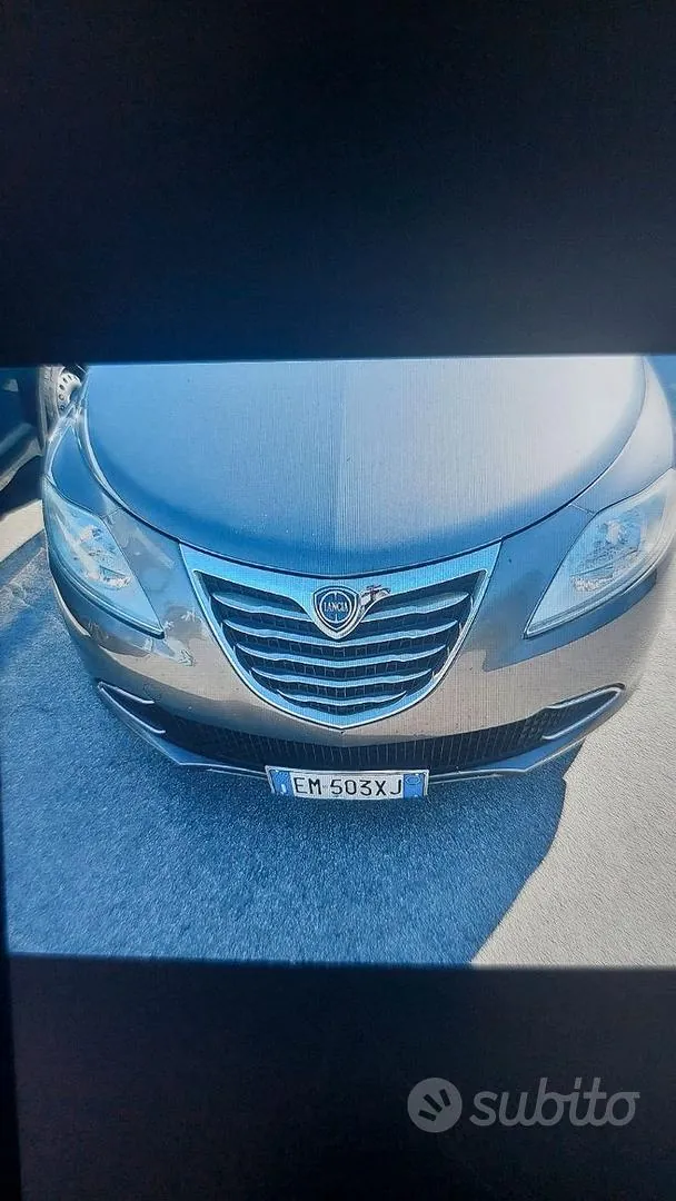 Lancia Ypsilon 2012 photo 2