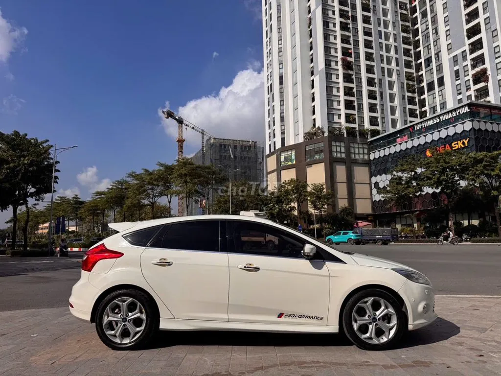 Ford Focus 2014 photo 3