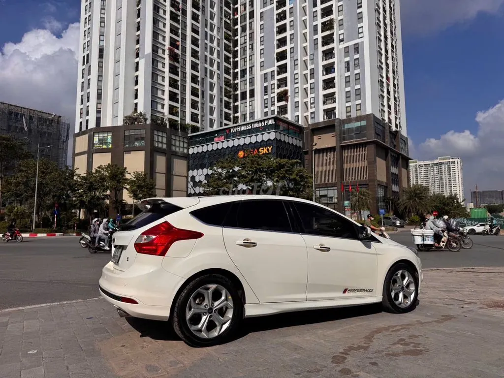 Ford Focus 2014 photo 4