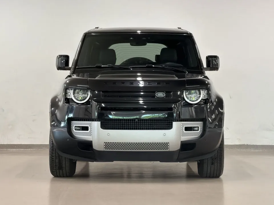 Land Rover Defender 2023 photo 3