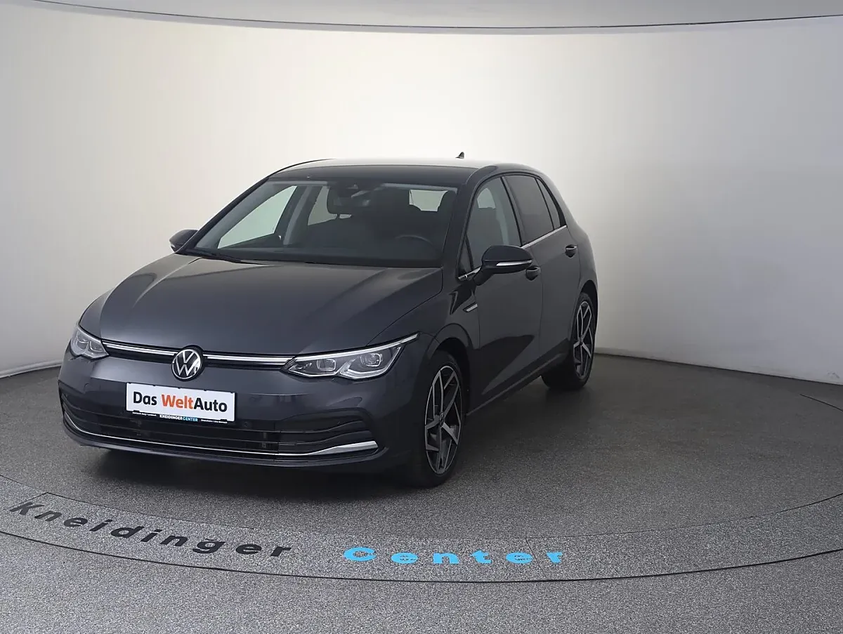 Volkswagen Golf 2024 photo 2